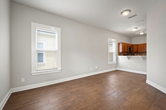 Building Photo - 1945 Redell St