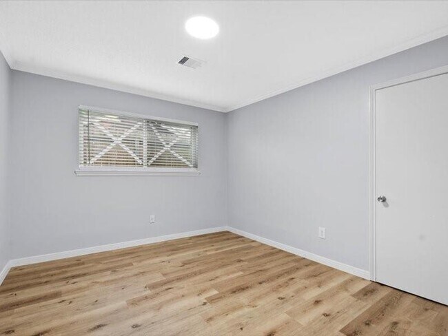 Building Photo - 12615 Pine Bough Ln
