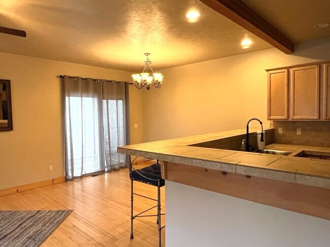 Building Photo - Charming 3 Bed + Loft Row Home in Quiet Neighborhood | 2.5 Baths | 2-Car Garage