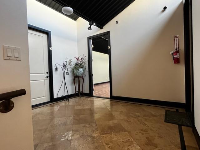 Building Photo - 730 E 3rd St