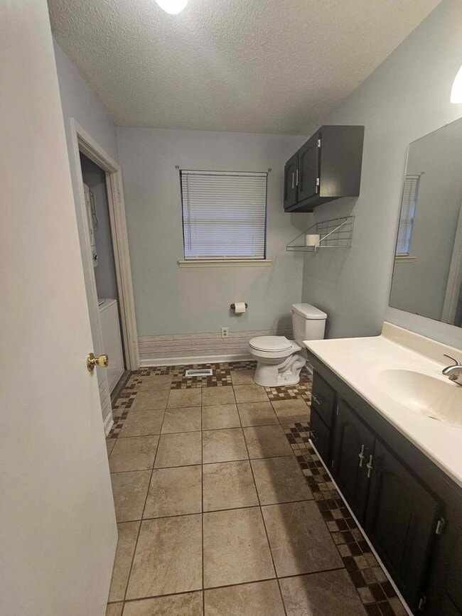Building Photo - Cute 2 Bedroom 1 Bath Home in Jacksonville