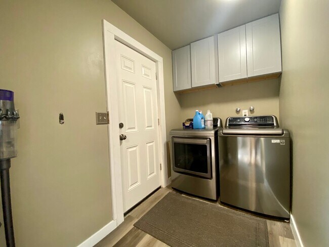 Building Photo - Charming Updated Home Across from Franklin Park and Hospital!