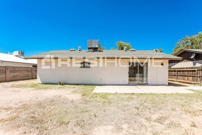 Building Photo - 623 S San Jose