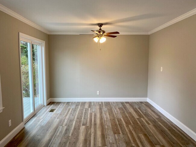 Building Photo - West AVL - Remodeled and Ready!