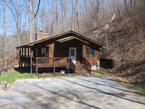 Building Photo - $1,400 - 2 Bedroom / 1 Bath Cabin in Tuckaseegee with Lovely Mountain View