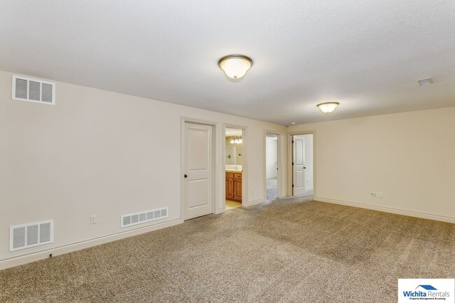 Building Photo - 1716-1718 Bedford