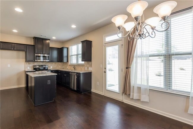 Building Photo - 3619 Brockenhurst Dr