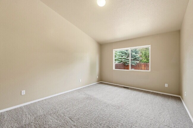 Building Photo - $2,645.95, 4 bed, 4 bath, located in Colorado Springs with a finished basement.