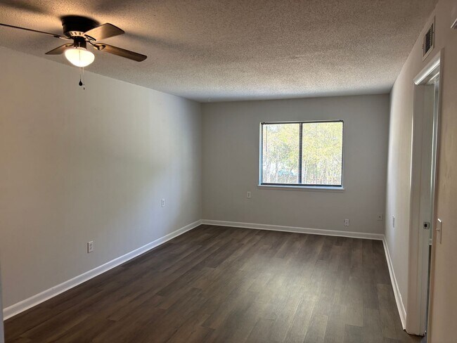 Building Photo - 2 BEDROOM 2 BATH CONDO AT COASTAL VILLAS