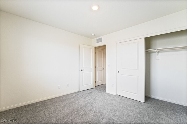 Building Photo - 3324 La Cura Ave