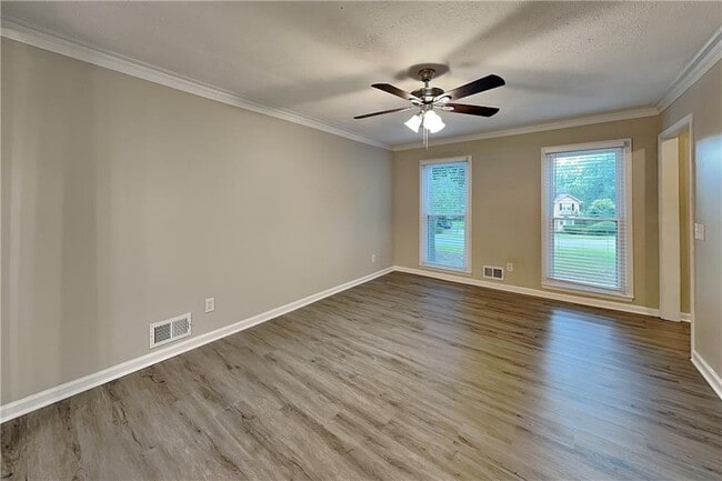 Building Photo - 2090 Moccasin Way