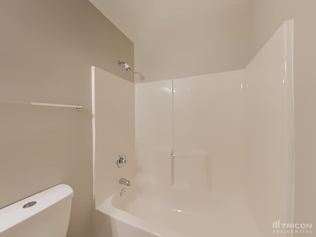 Building Photo - 300 Willow Forks Ct