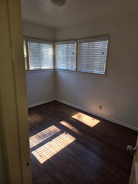 Building Photo - 5533 Thornburn St