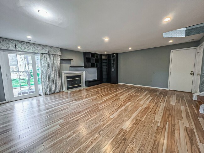 Building Photo - Magnificent 5 Bed 3 Bath Colonial Home Sitting On Massive Lot In Sought After Cabels Mills