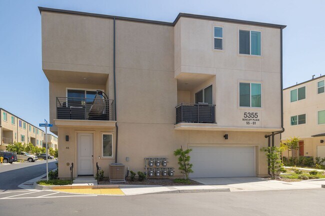 Primary Photo - Modern 3-Story Townhouse in Agualuna!