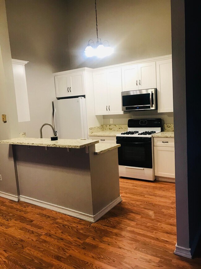 Building Photo - 15313 Santa Gertrudes Ave