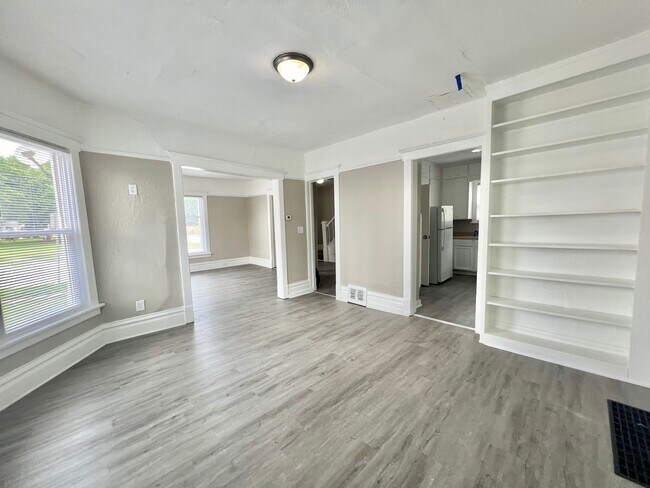 Building Photo - 812 Woodward Ave