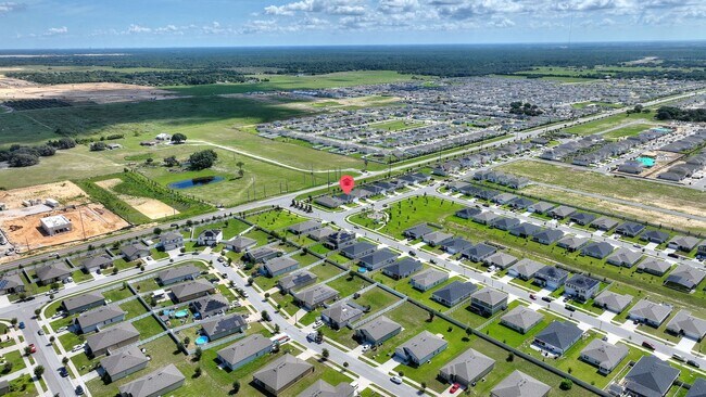 Building Photo - Beautiful Newer Build! Pet-Friendly 4-Bedr...