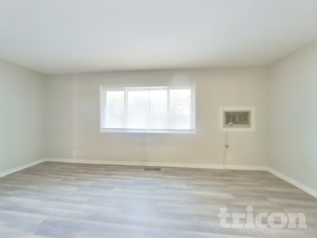 Building Photo - 2340 Logan Way