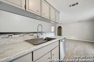 Building Photo - 2105 Darwin Dr