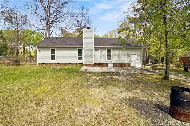 Building Photo - 1300 Calla Cir