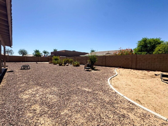 Building Photo - Exquisite 4-Bedroom, 3-Bath Haven in Sierr...