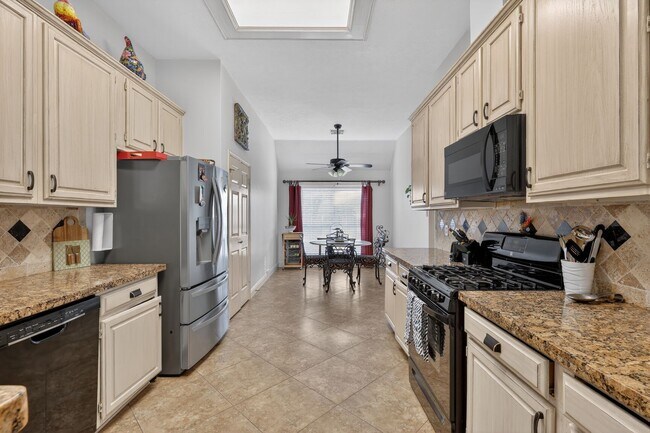 Building Photo - 502 Ernst Ct