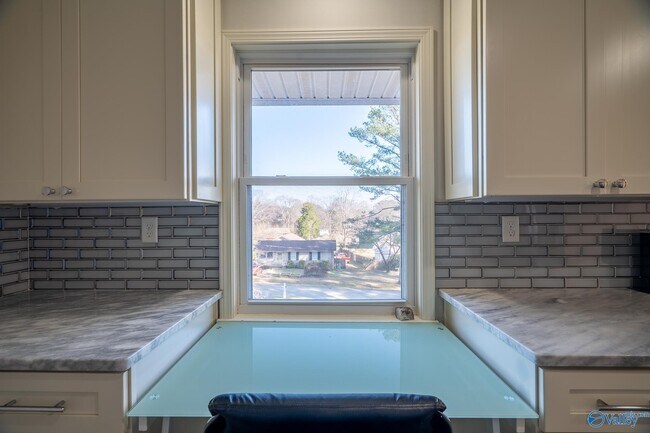 Building Photo - 205 High Rd