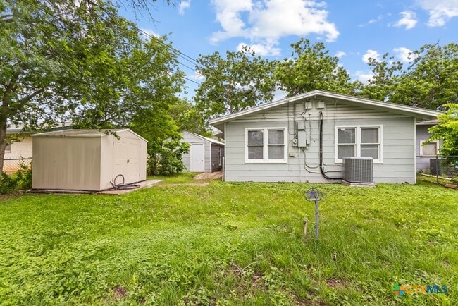 Building Photo - 704 Curtiss Ave