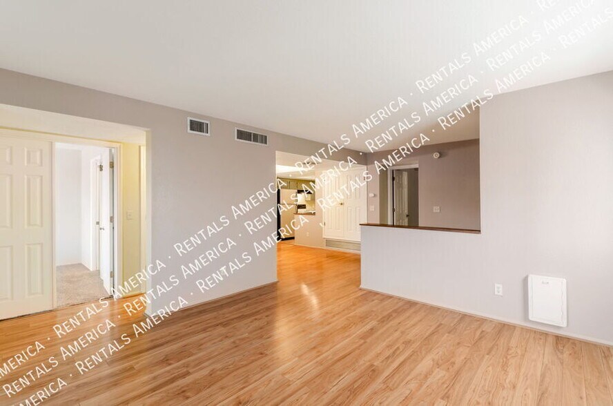 Building Photo - 8271 N Oracle Rd