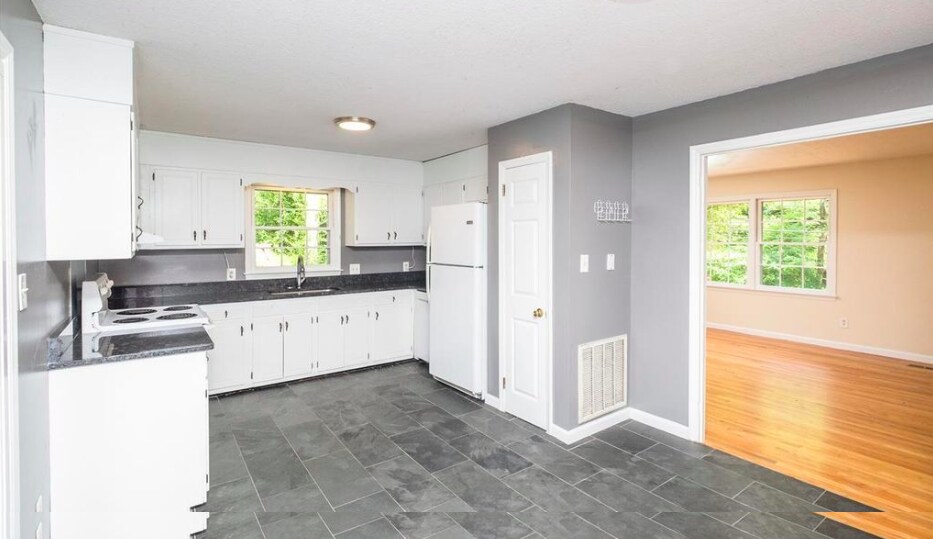 Upstairs kitchen - 304 Umstead Dr