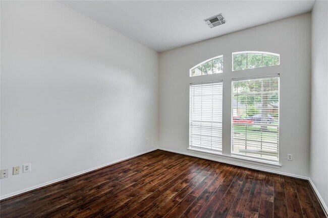 Building Photo - 6106 Grand Glen Ct