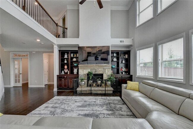 Building Photo - 6035 Ashborough Park