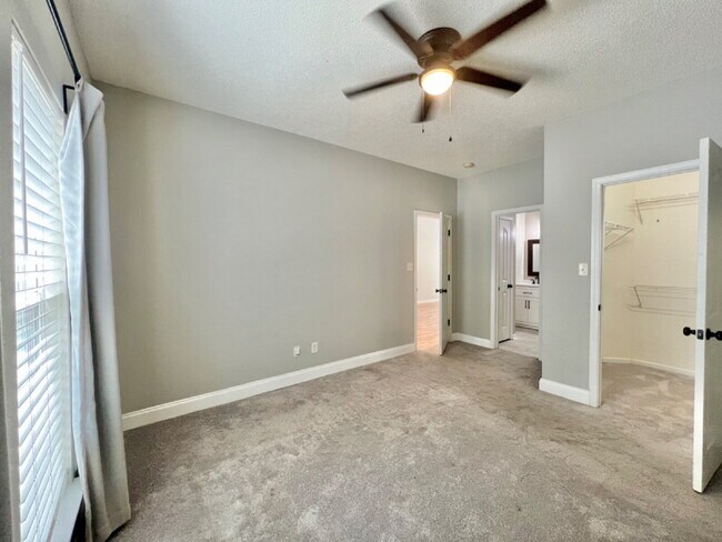 Building Photo - OPEN and SPACIOUS!