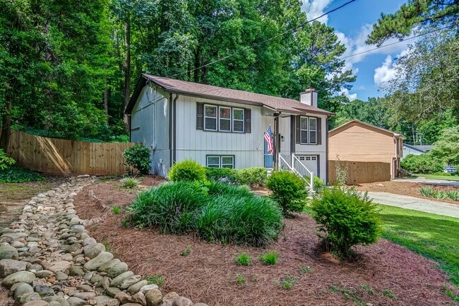 Building Photo - Renovated 4 bed home in Kennesaw w/ Designer Kitchen