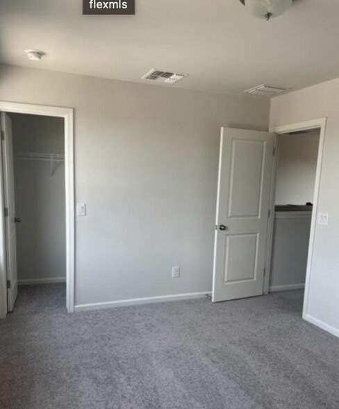 Building Photo - 137 W Bobcat Pl