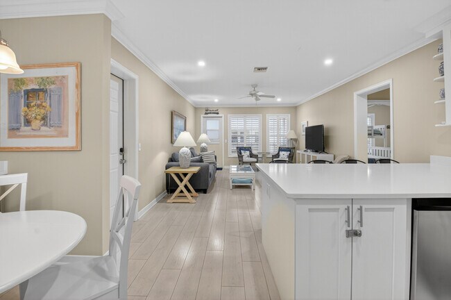 Building Photo - 817 N Ocean Blvd