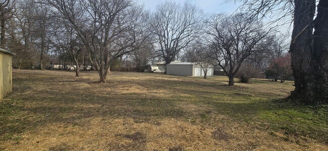 Building Photo - 2 Bed / 1 Bath + Bonus Room – SE Springfield/Galloway