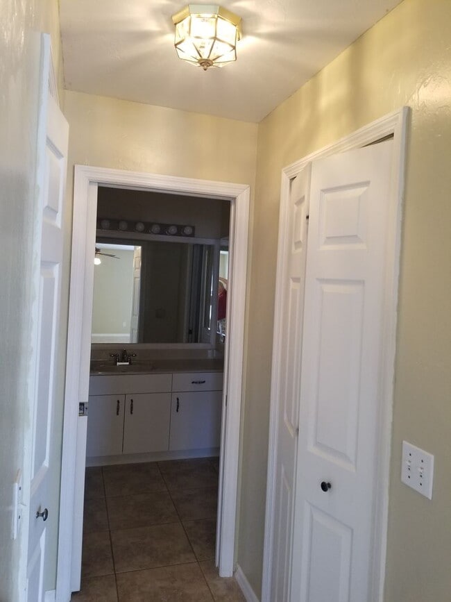 Building Photo - 2321 SW 19th St