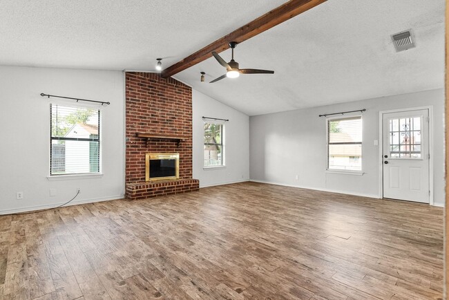 Building Photo - 4802 Canyon Cir