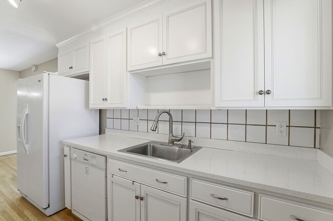 Building Photo - Wow! What a Great Home! Available Now!