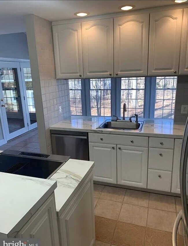 Building Photo - 203 Nottingham Rd