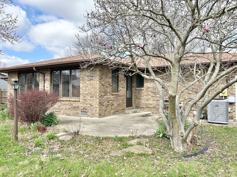 Building Photo - 2607 Worcester Dr