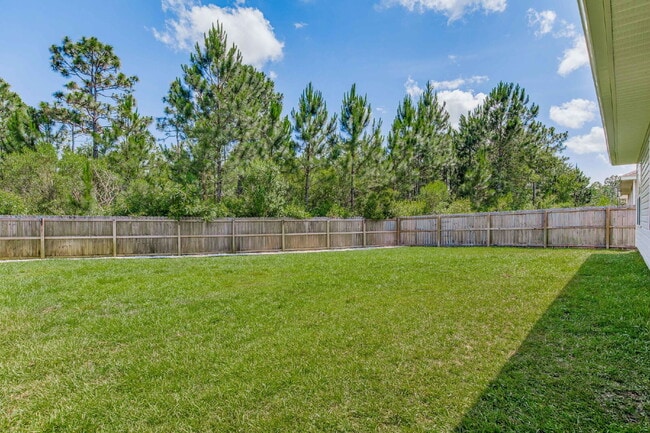 Building Photo - Welcome to this exquisite 4-bedroom, 2-bat...