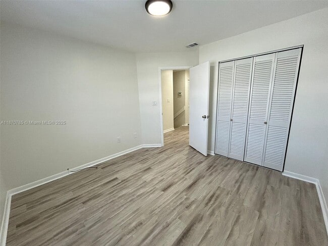 Building Photo - 11047 SW 154th Ct