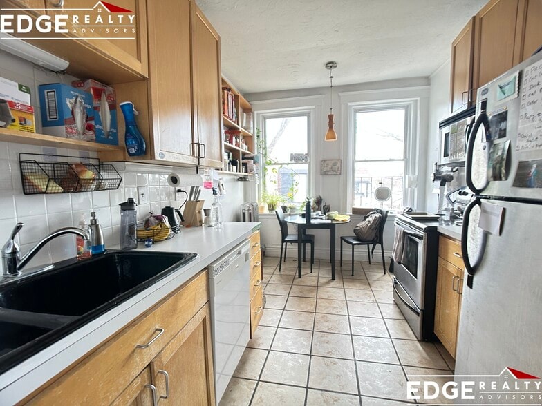 Building Photo - 1746 Commonwealth Ave