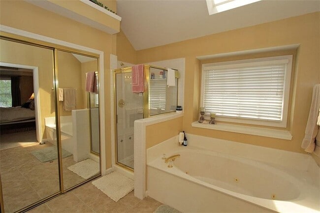 Building Photo - 10930 Donamere Dr