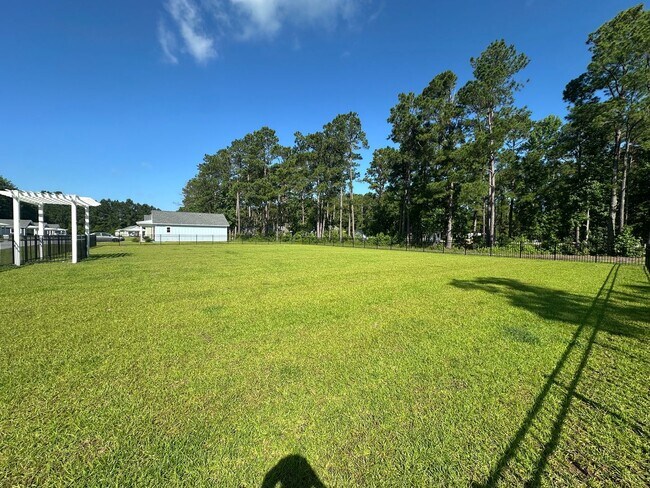 Building Photo - 115 Long Pond Loop