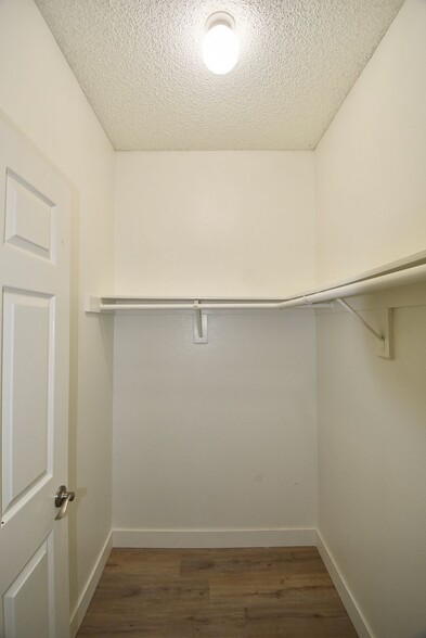 Building Photo - 11594 Moorpark St