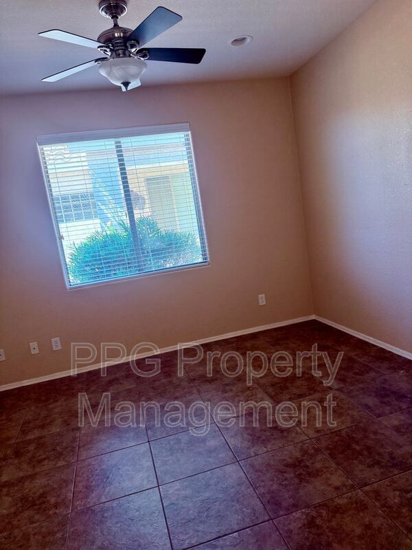 Building Photo - 18252 W Buena Vista Dr